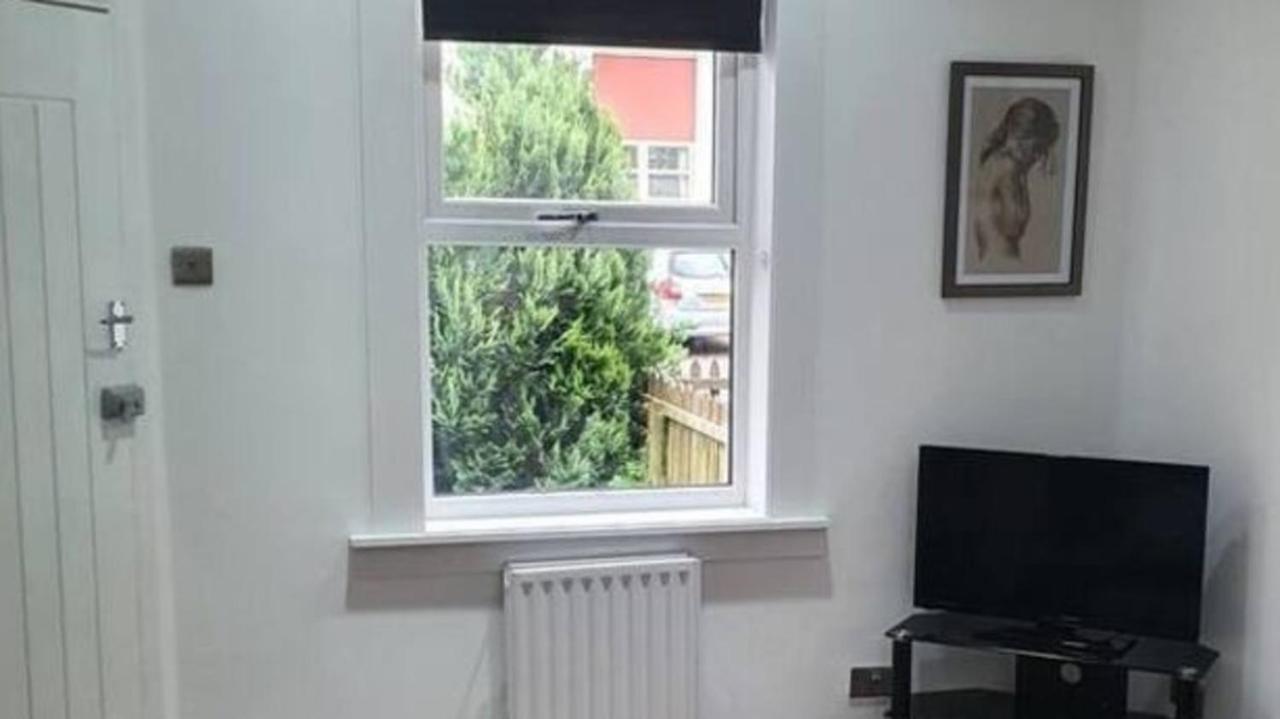 Charming 1-Bed Apartment In Peebles Kültér fotó